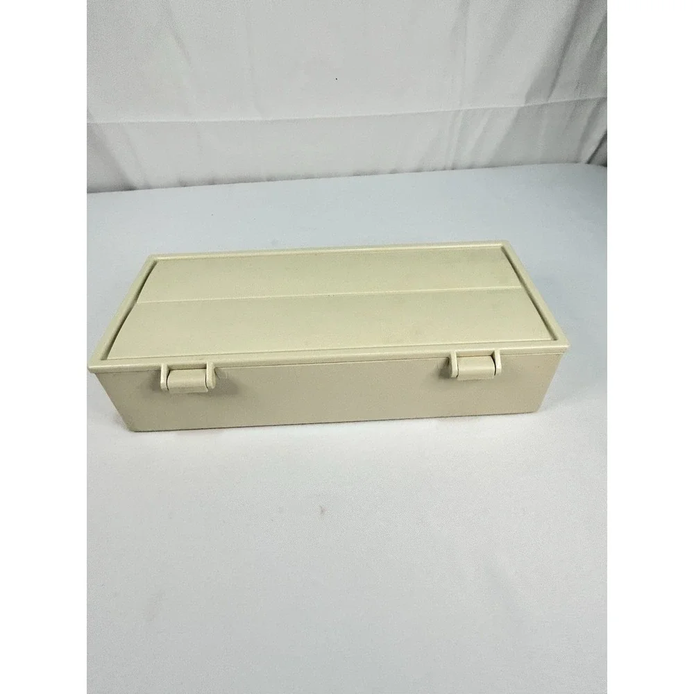 Tupperware vintage wax